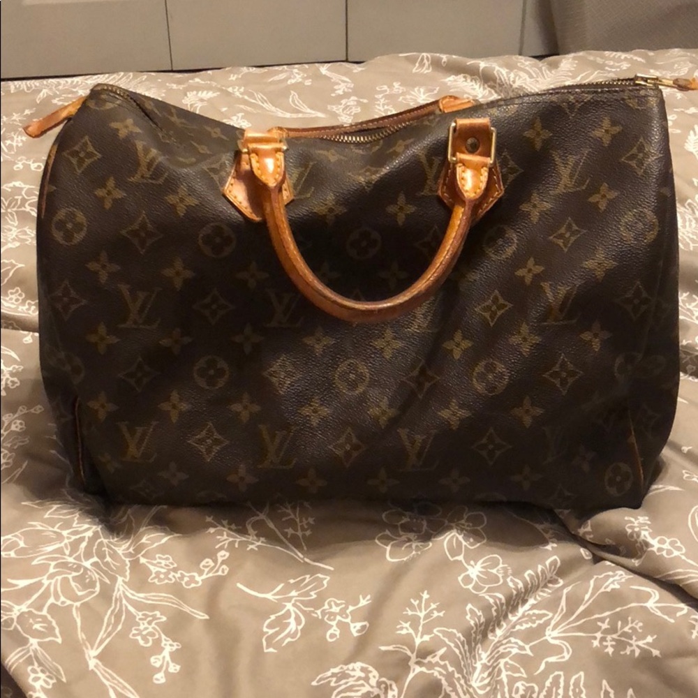 Louis Vuitton Speedy 35